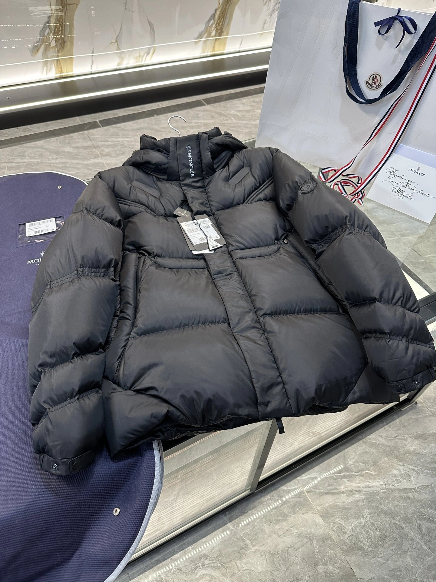 FashionForward Moncler Down Jackets 145998