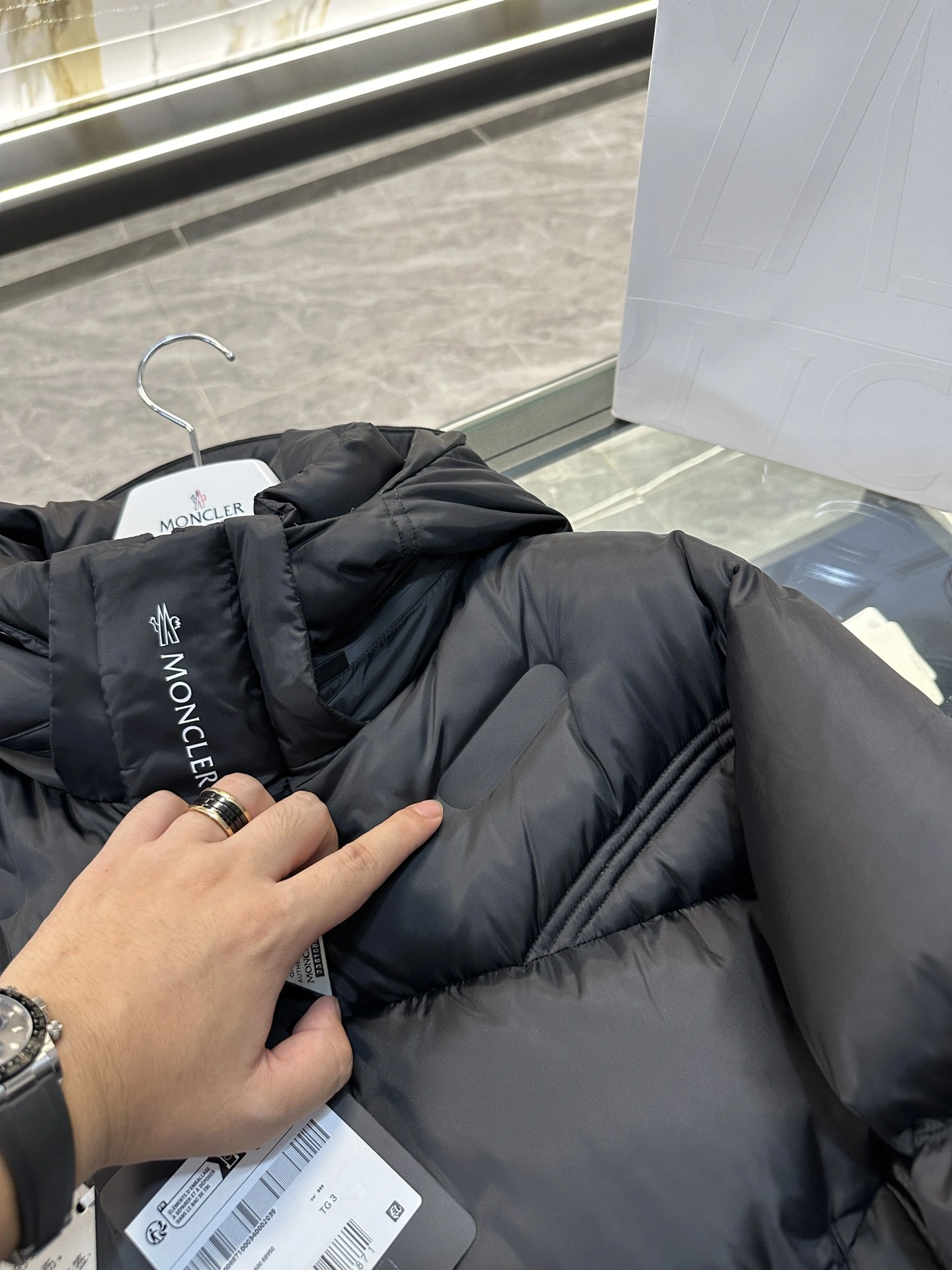 FashionForward Moncler Down Jackets 145998