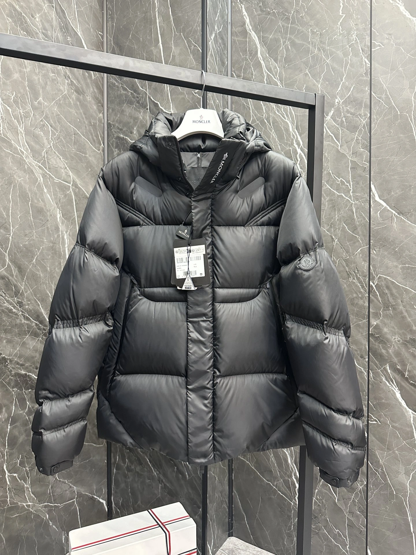 Moncler Down Jackets Seasonal 146002