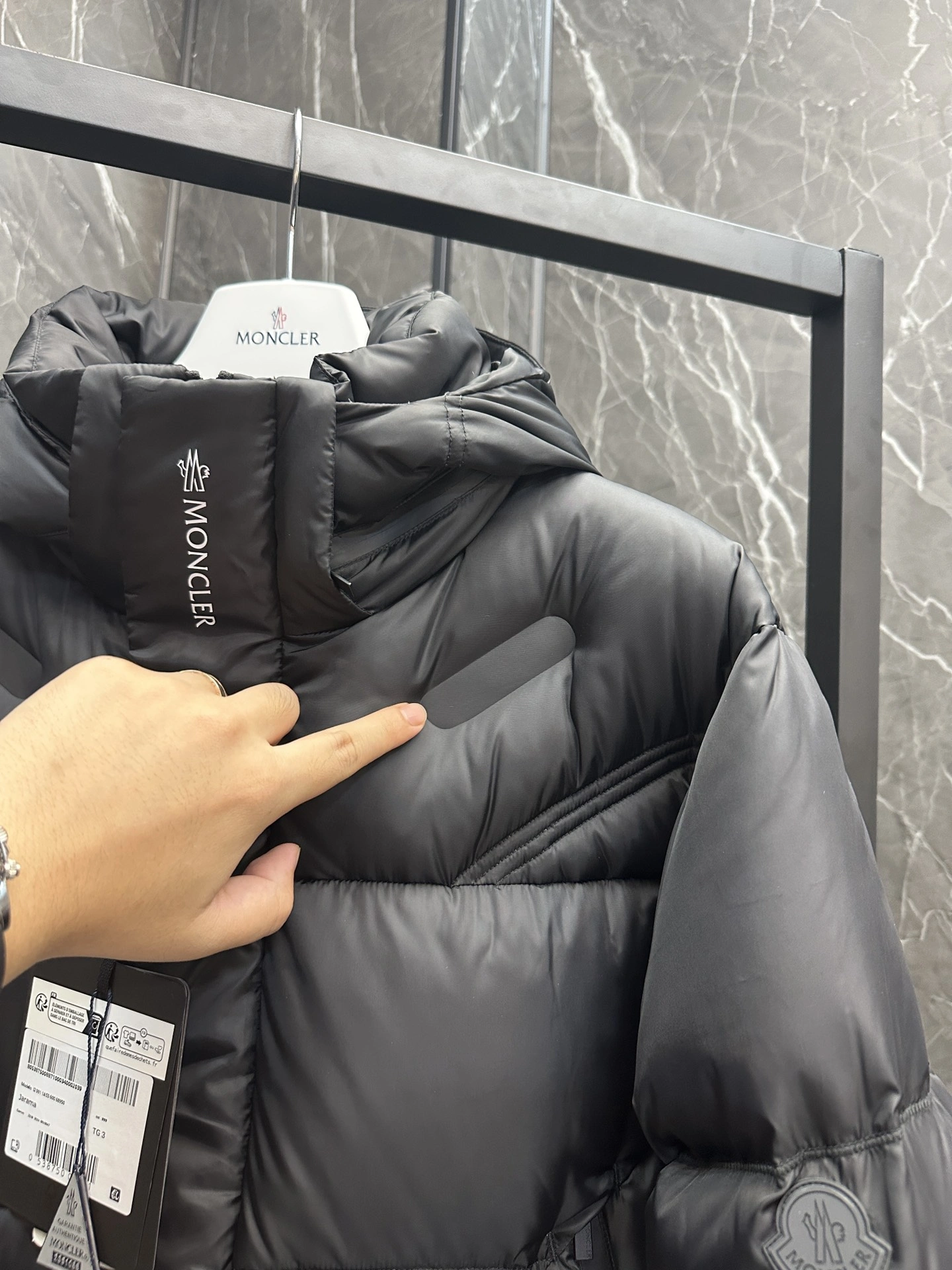Moncler Down Jackets Seasonal 146002