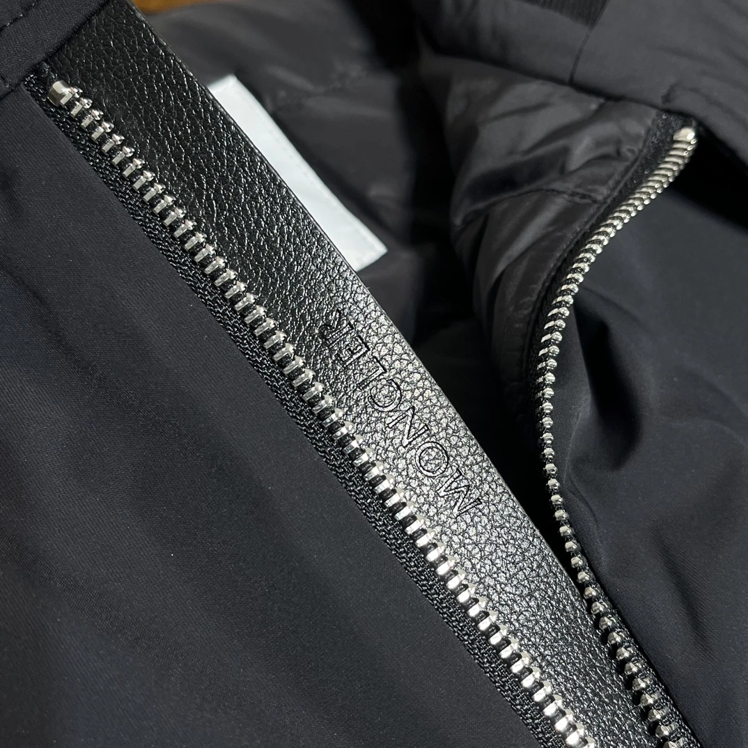 Moncler Down Jackets Trendsetting 146007