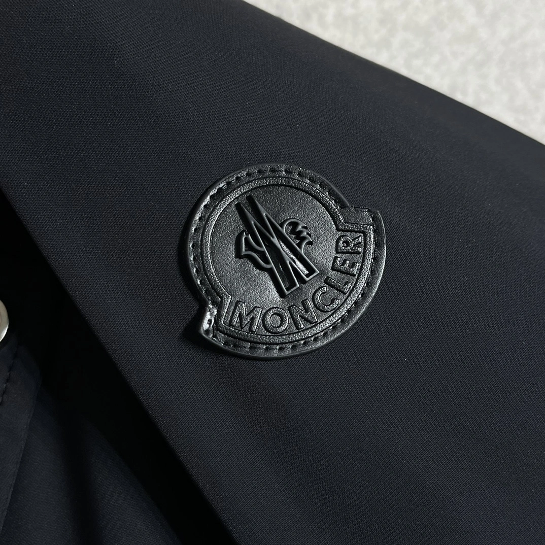 Moncler Down Jackets Trendsetting 146007