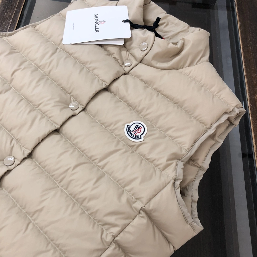 Moncler Down Jackets Sleek 145993