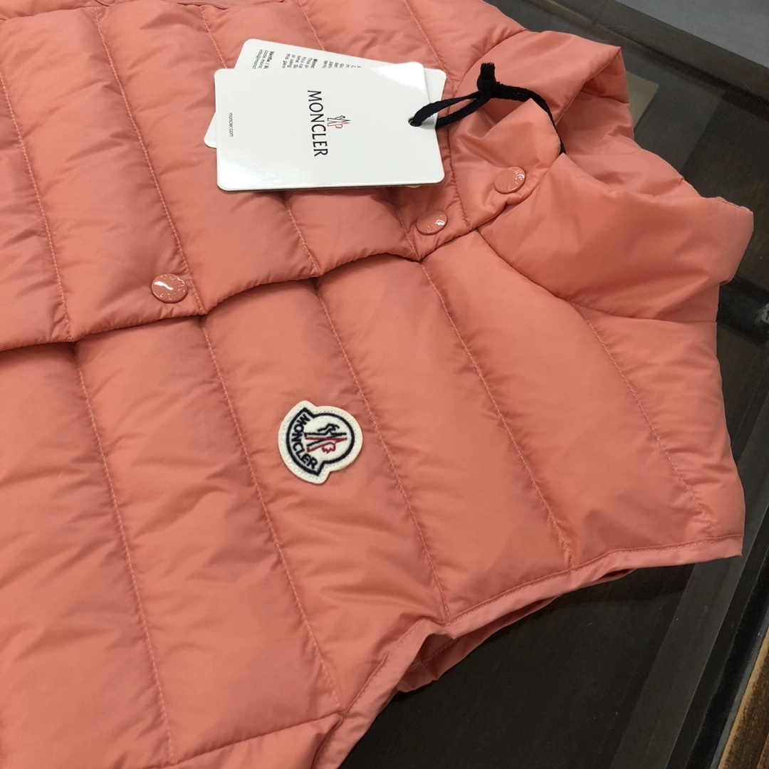 Moncler Down Jackets Trendsetting 146000