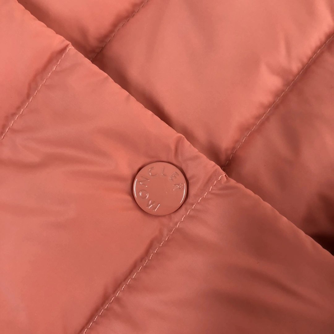 Moncler Down Jackets Trendsetting 146000