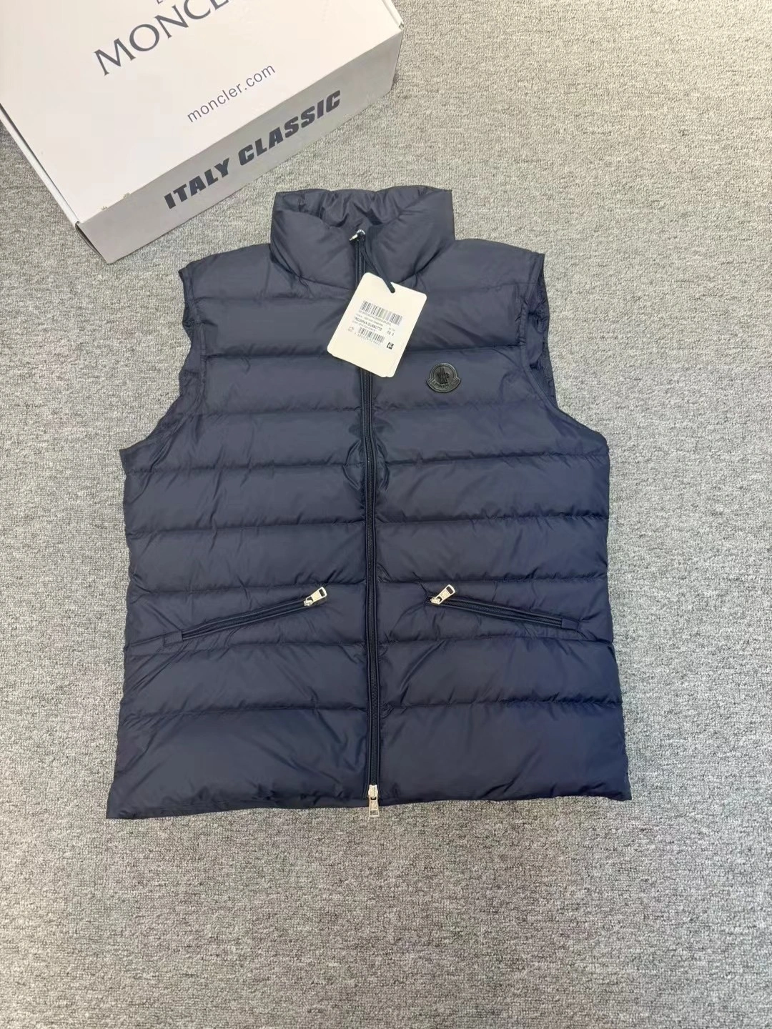 Practical Moncler Down Jackets 145983