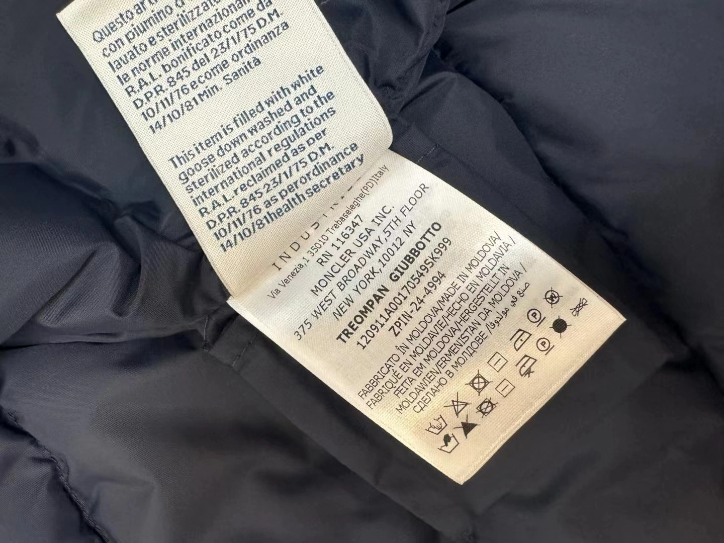 Practical Moncler Down Jackets 145983