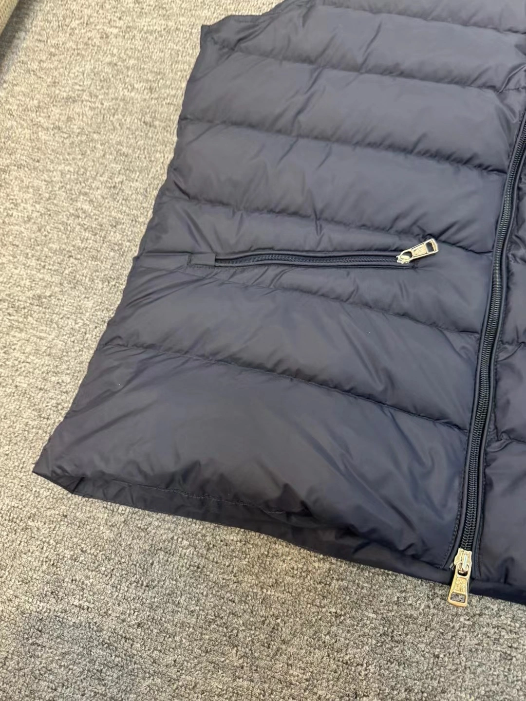 Practical Moncler Down Jackets 145983