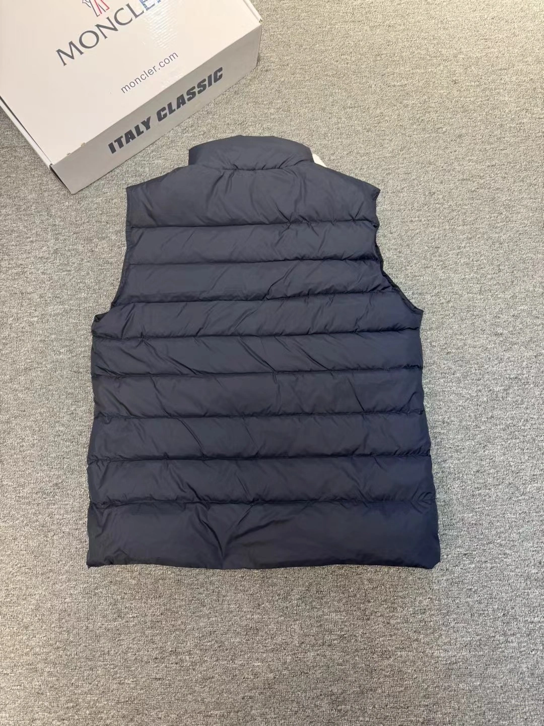 Practical Moncler Down Jackets 145983