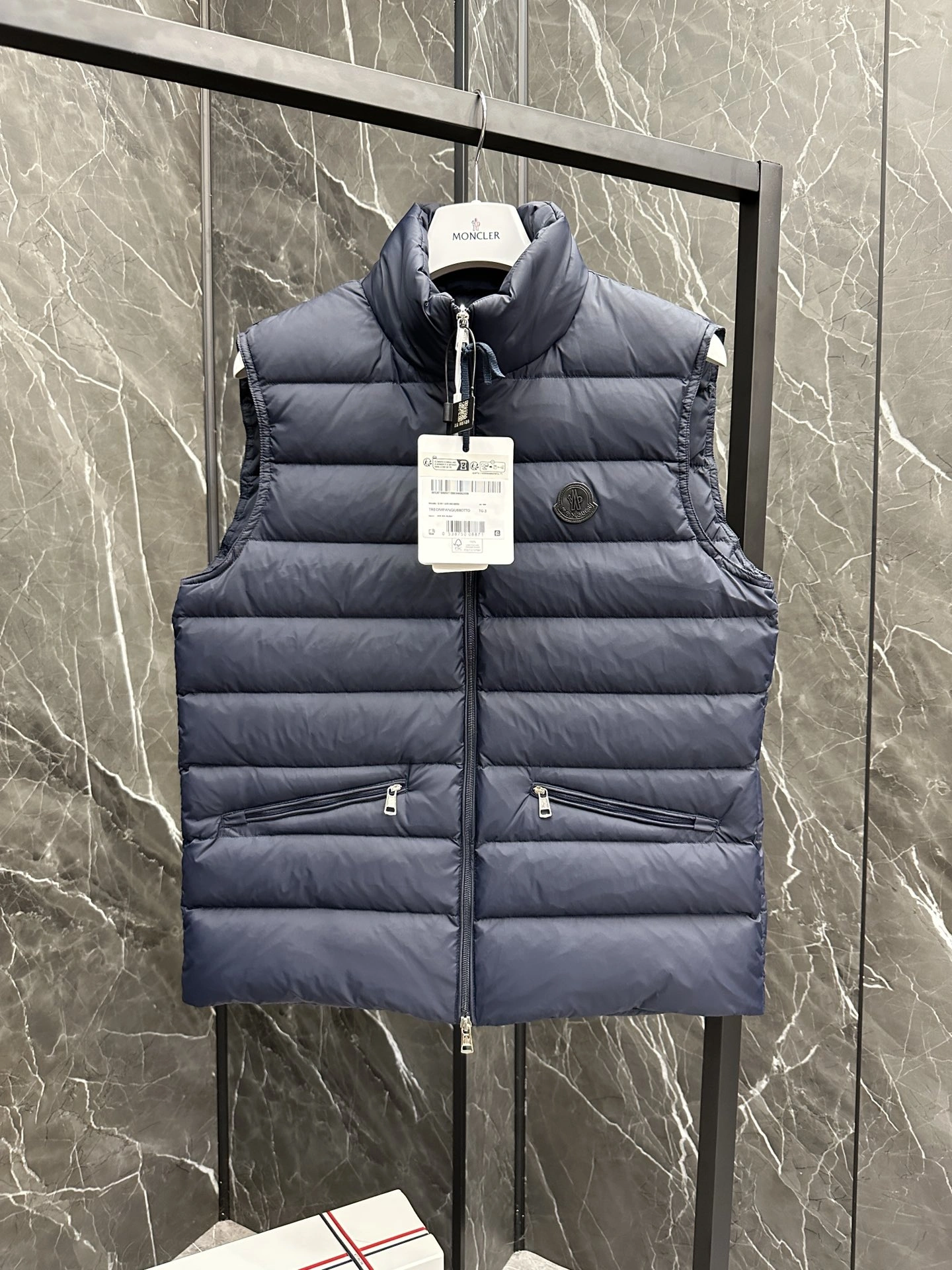 Moncler Down Jackets Durable 145985