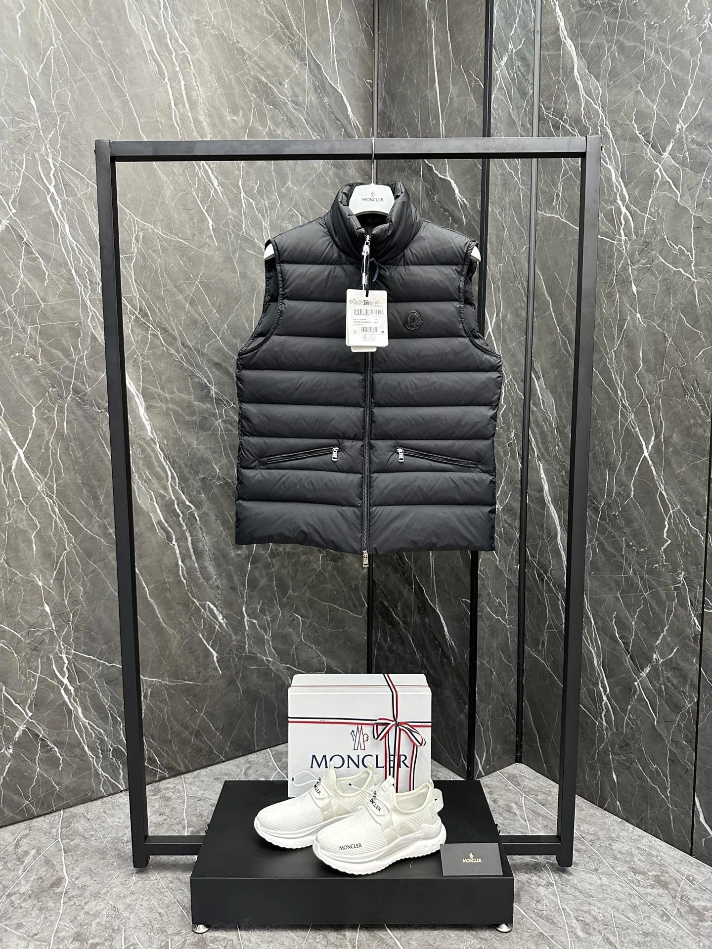 Minimalist Moncler Down Jackets 145994