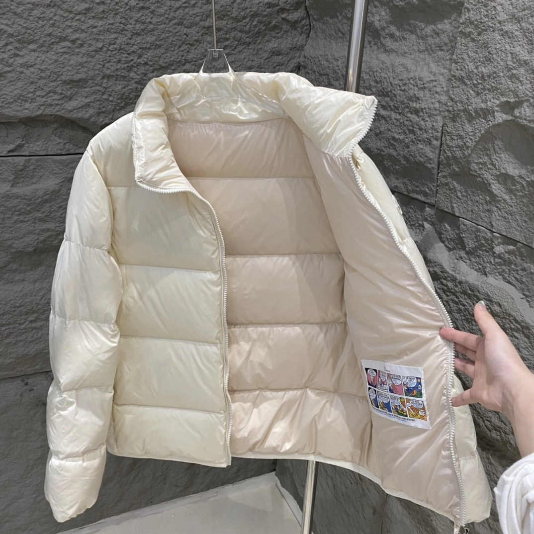 Moncler Down Jackets Sporty 145979