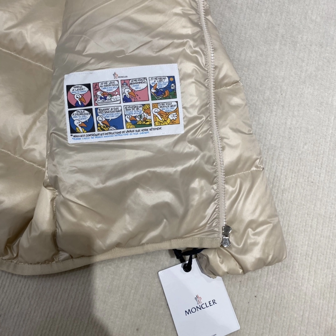 Functional Moncler Down Jackets 145978