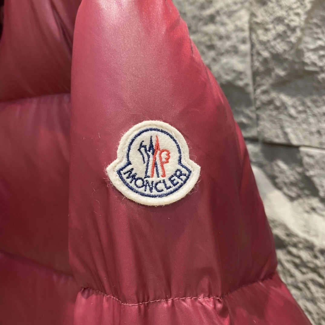 Moncler Down Jackets EasyMatch 145977