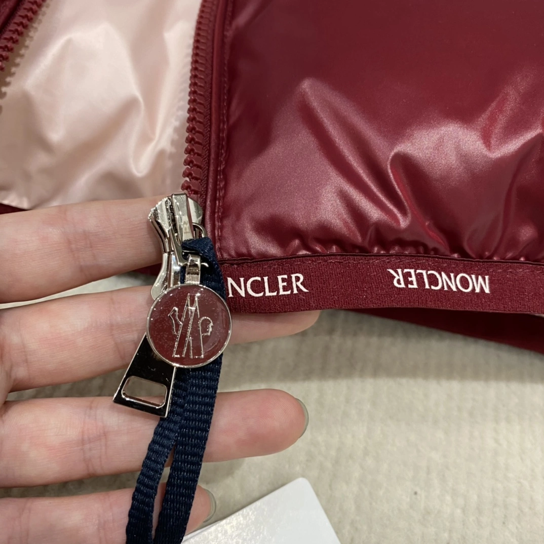 Moncler Down Jackets EasyMatch 145977
