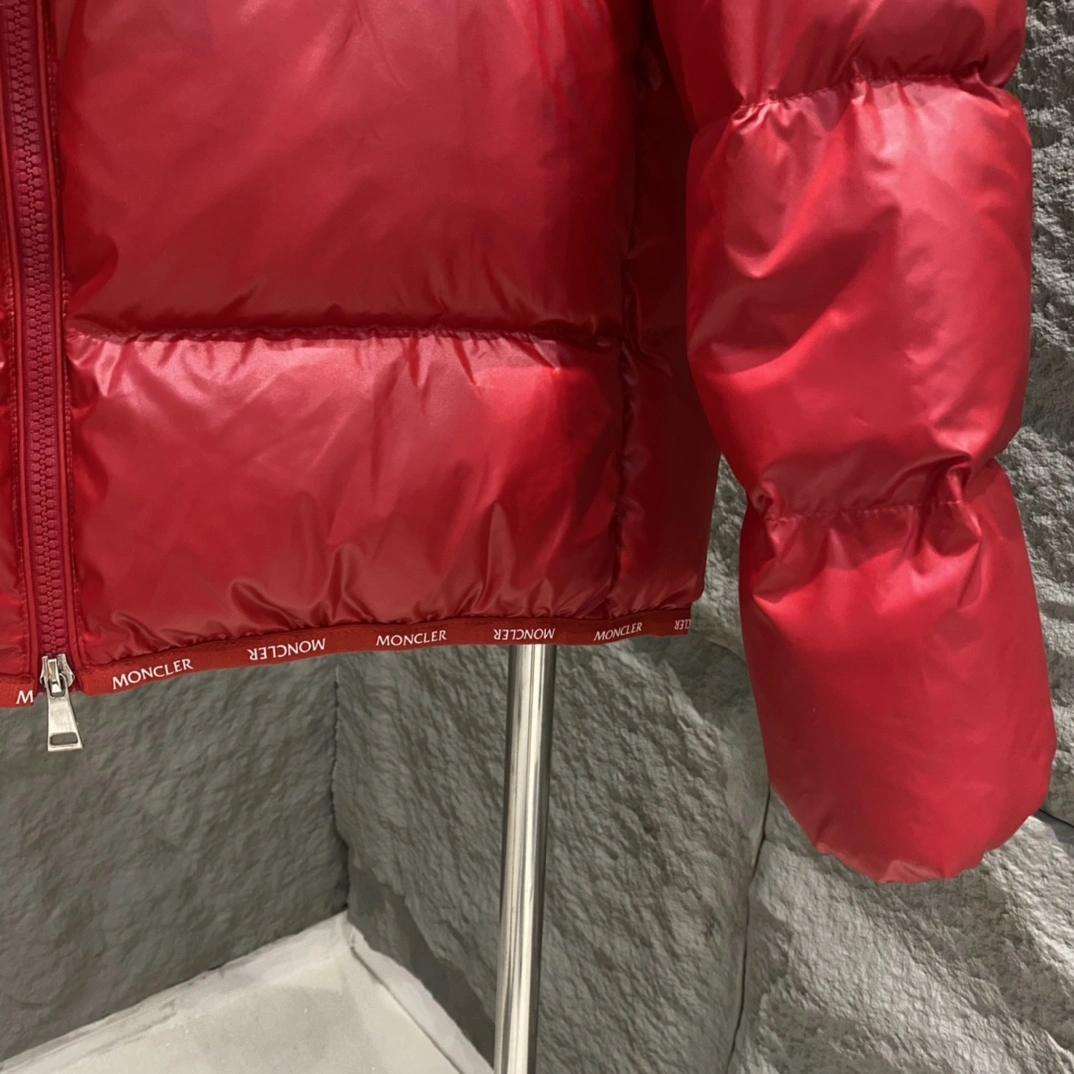 Sleek Moncler Down Jackets 145980