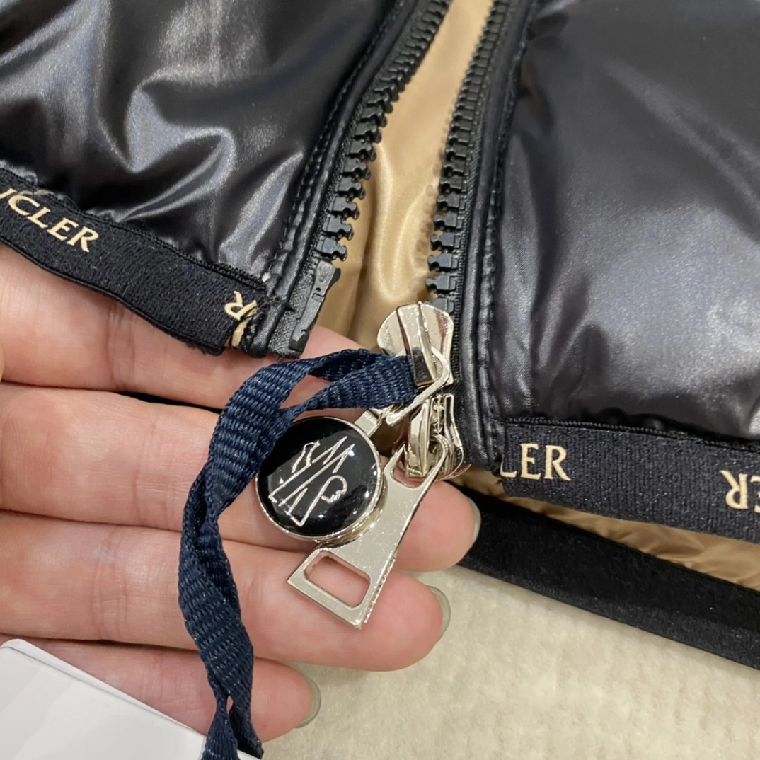 Sophisticated Moncler Down Jackets 145976