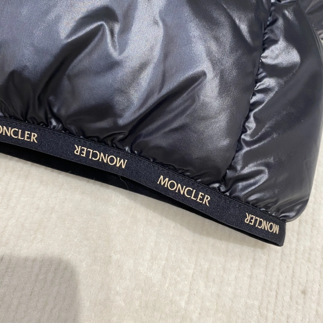 Sophisticated Moncler Down Jackets 145976