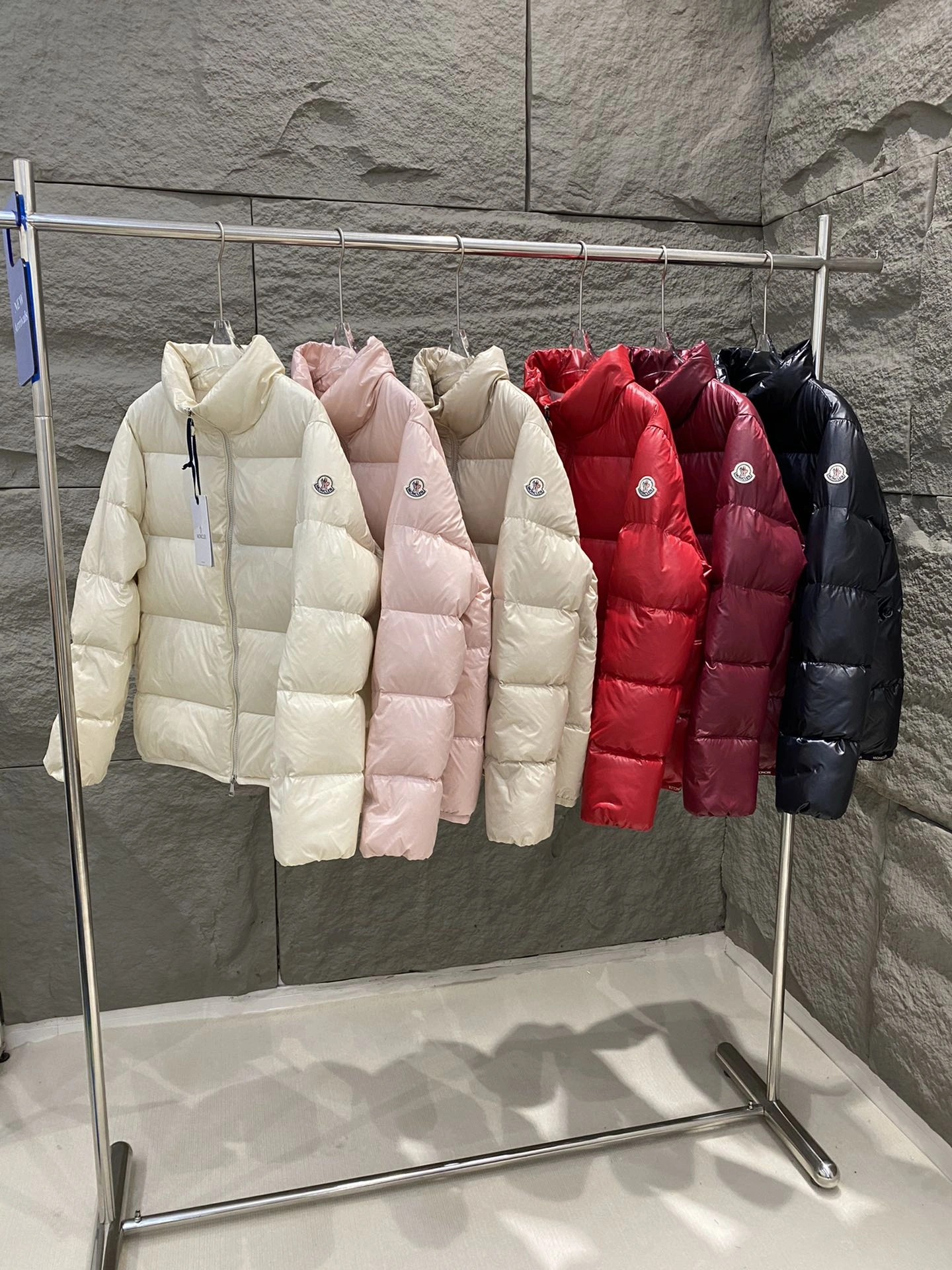 Moncler Down Jackets NewStyle 145975