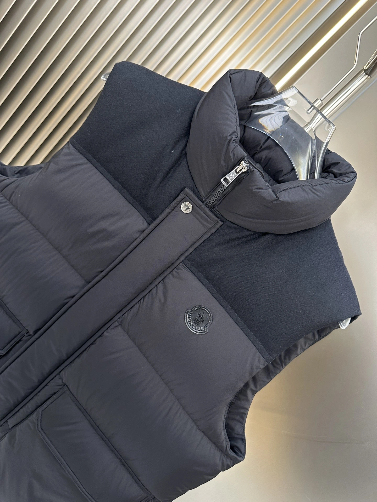 Moncler Down Jackets Supportive 145974