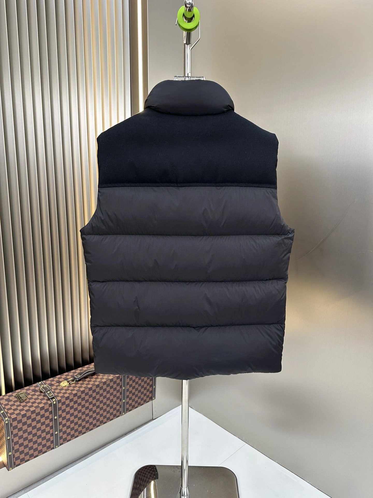 Moncler Down Jackets Supportive 145974