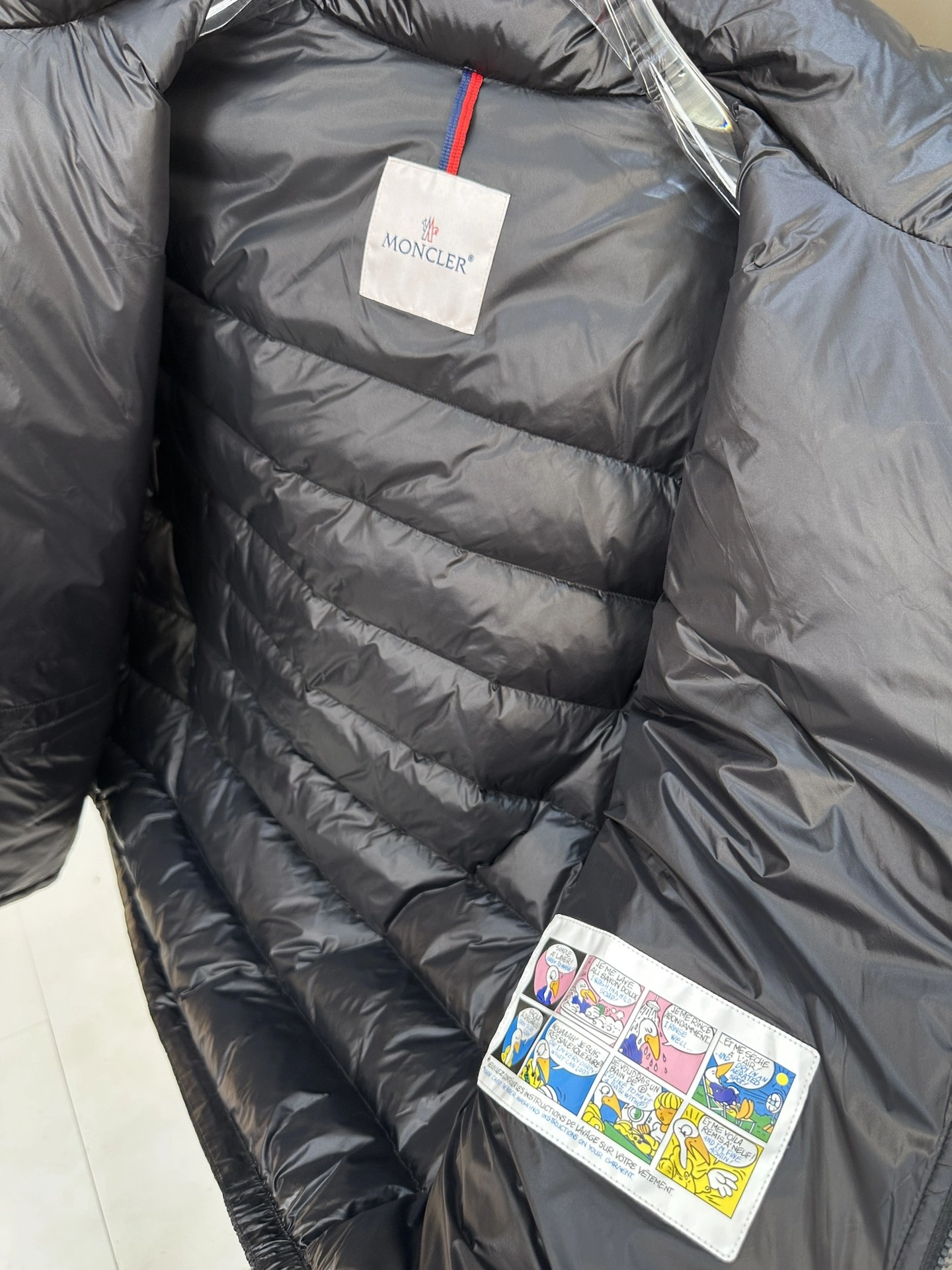 Durable Moncler Down Jackets 145971