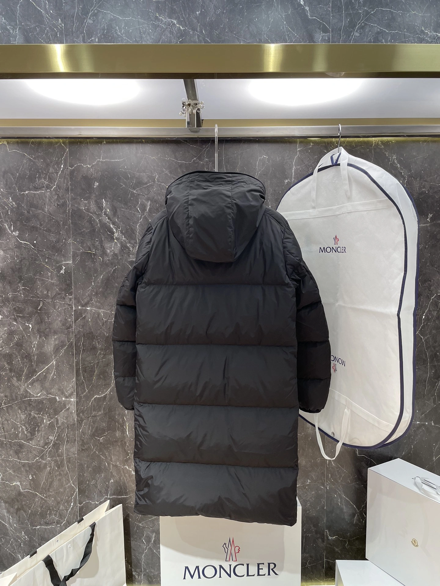Tailored Moncler Down Jackets 145964