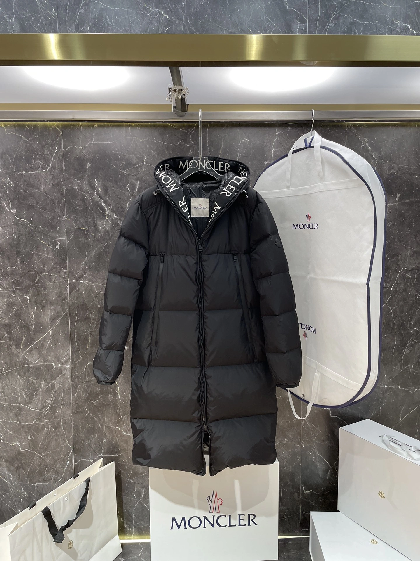 Tailored Moncler Down Jackets 145964