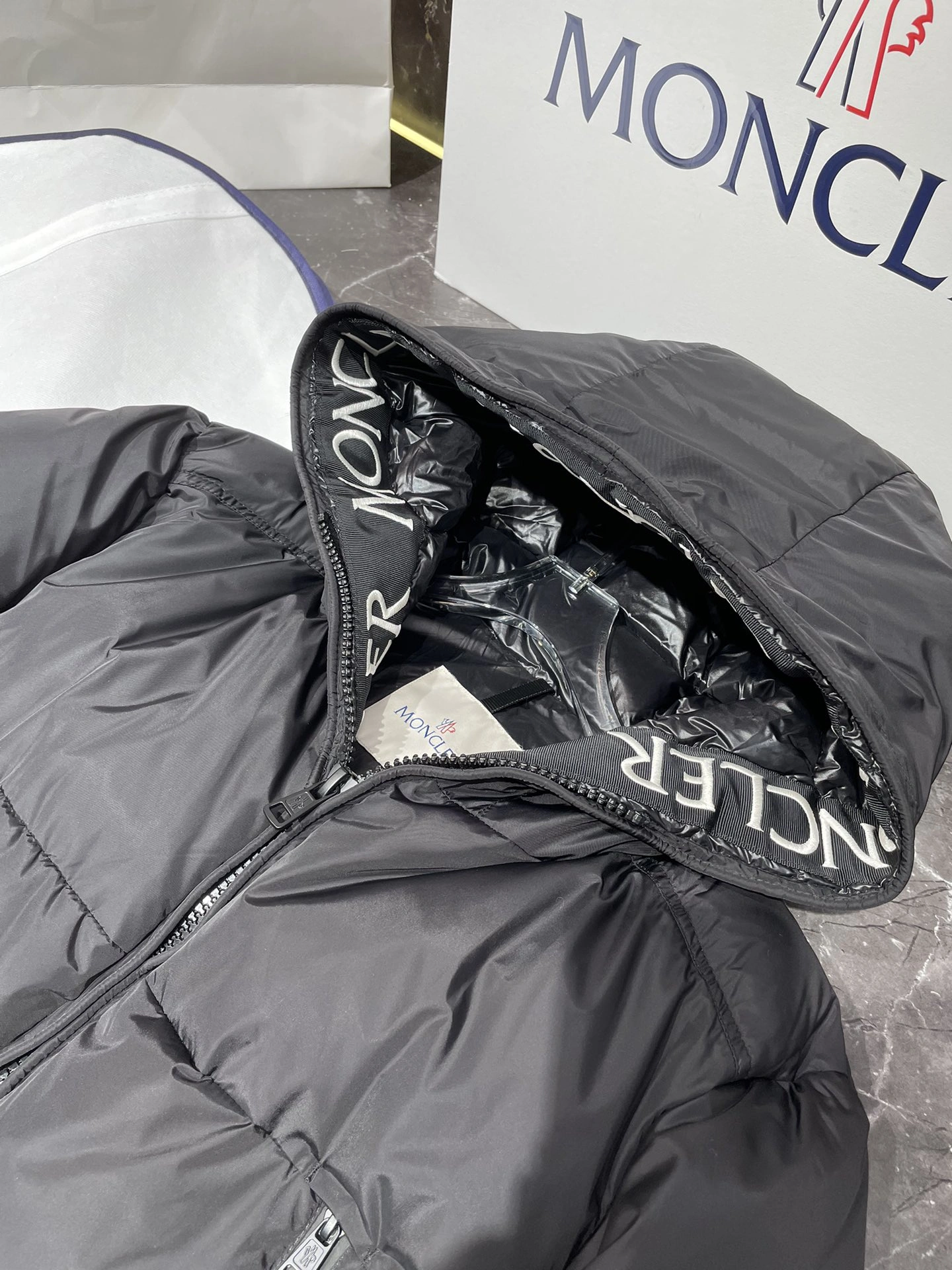 Tailored Moncler Down Jackets 145964
