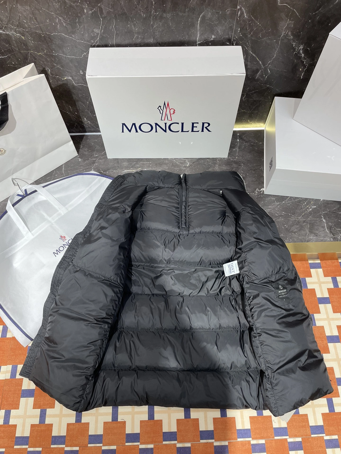 EasyCare Moncler Down Jackets 145970
