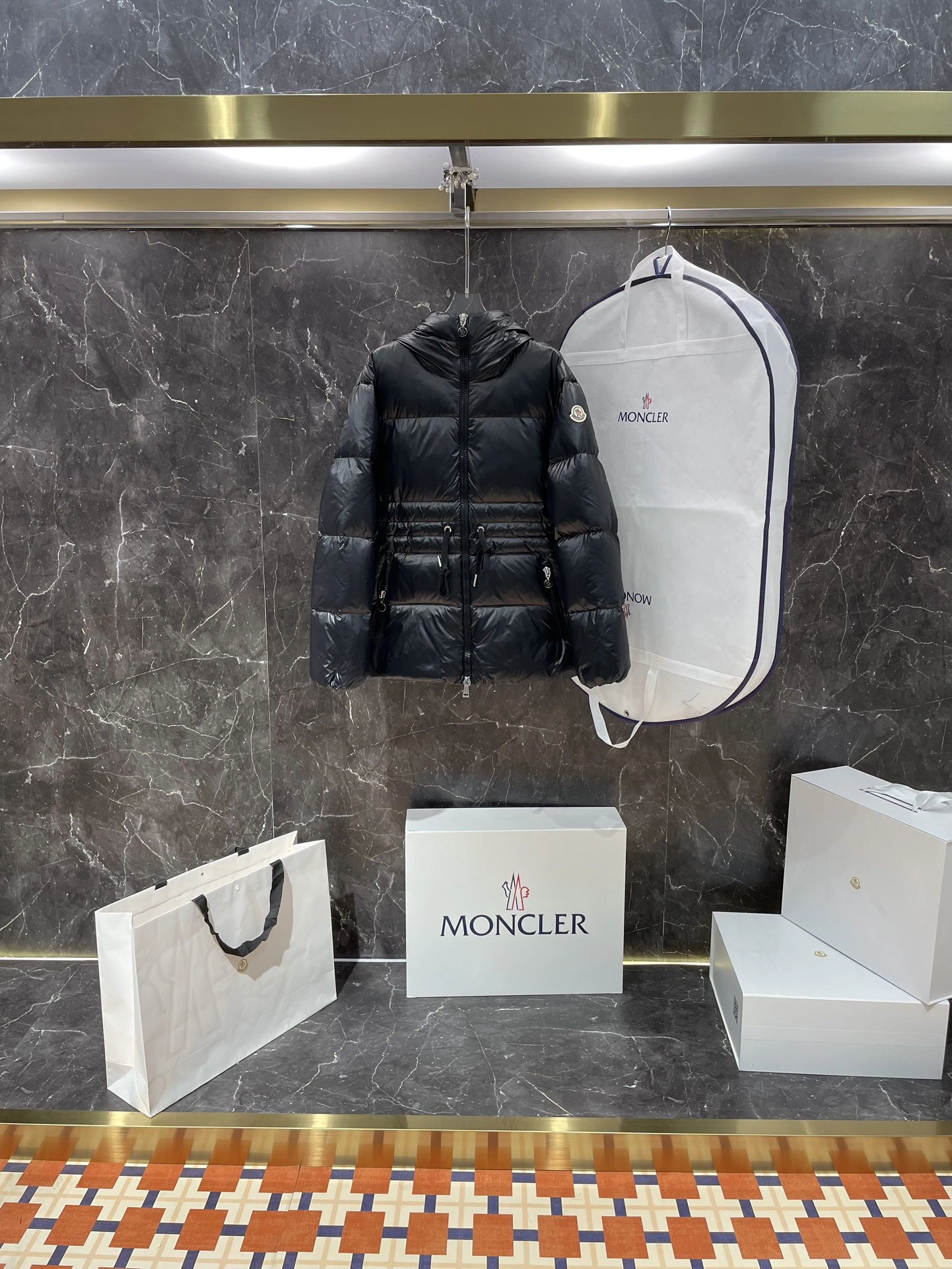Resilient Moncler Down Jackets 145961