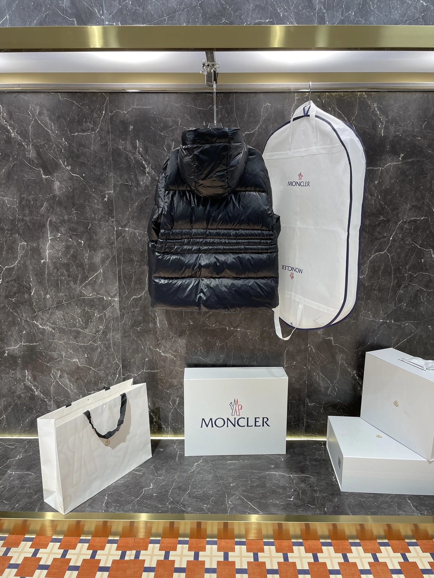 Resilient Moncler Down Jackets 145961