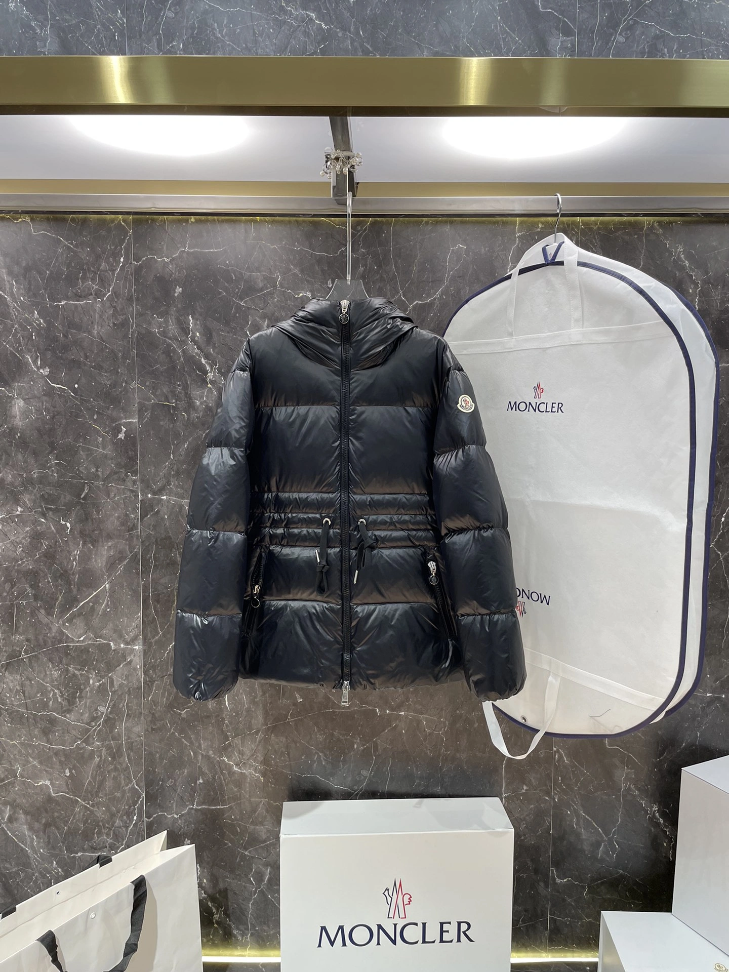 Resilient Moncler Down Jackets 145961