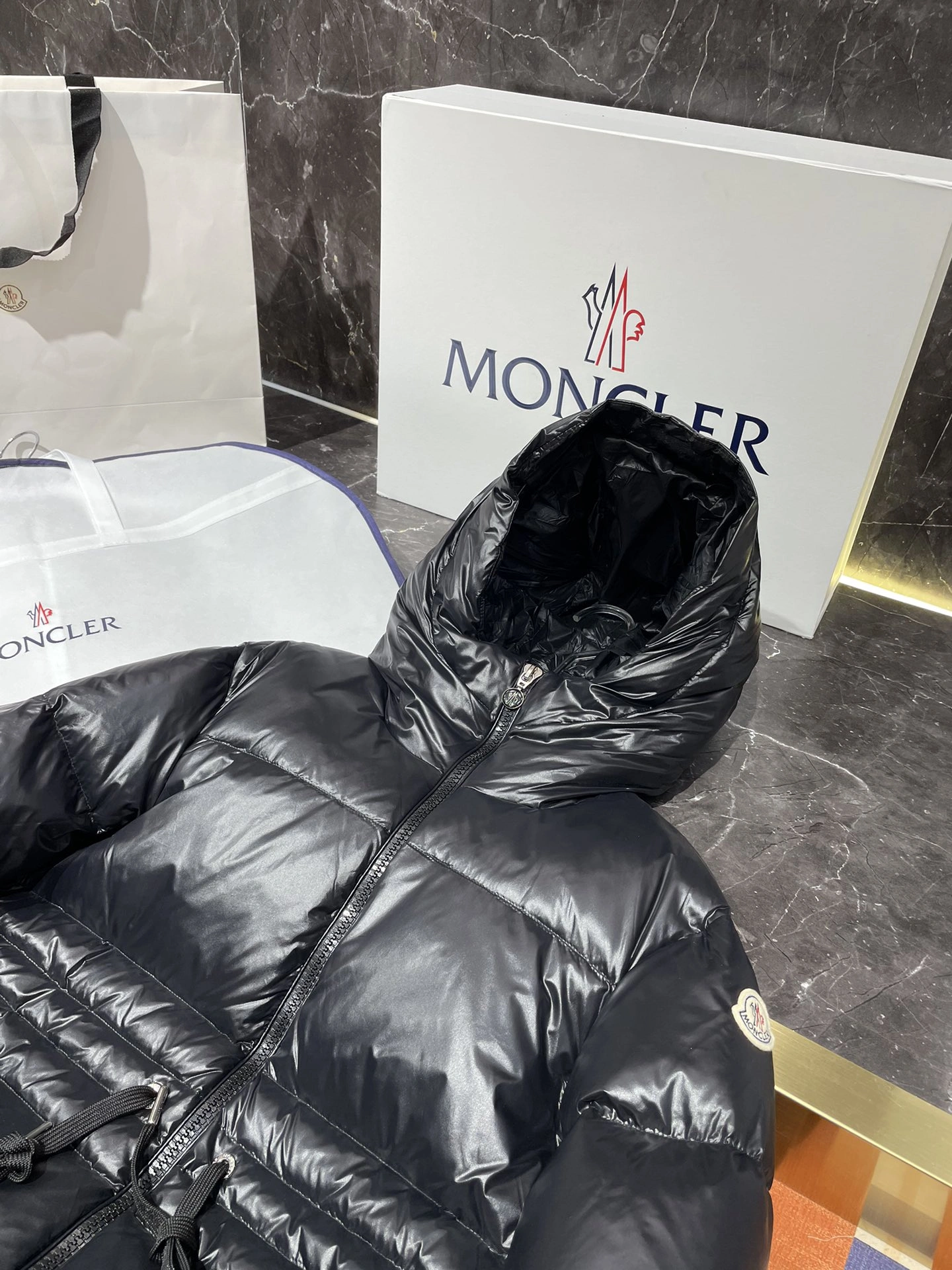 Resilient Moncler Down Jackets 145961