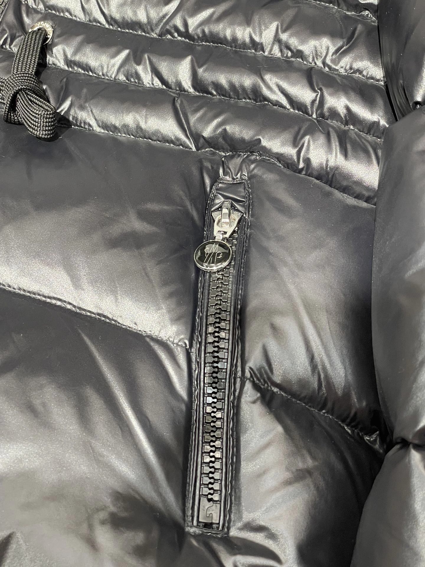 Resilient Moncler Down Jackets 145961