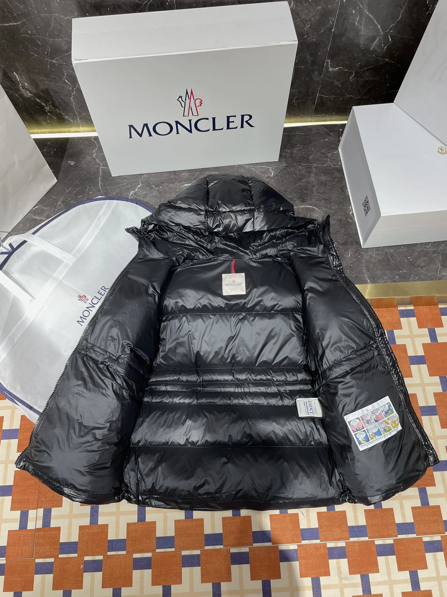 Resilient Moncler Down Jackets 145961