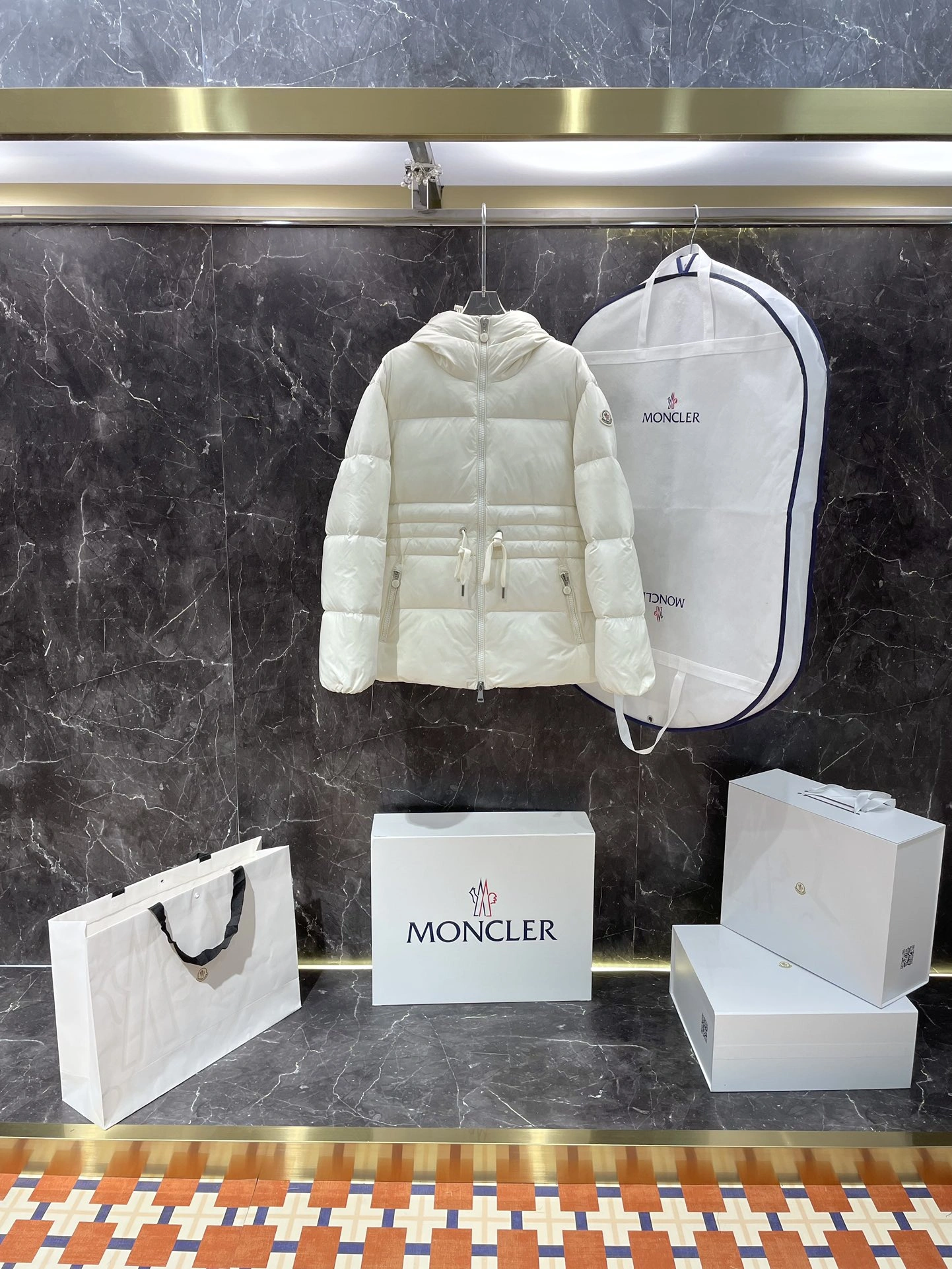 Moncler Down Jackets Modern 145963