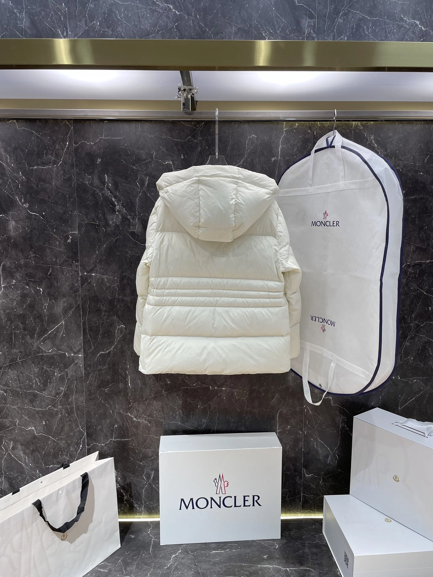 Moncler Down Jackets Modern 145963