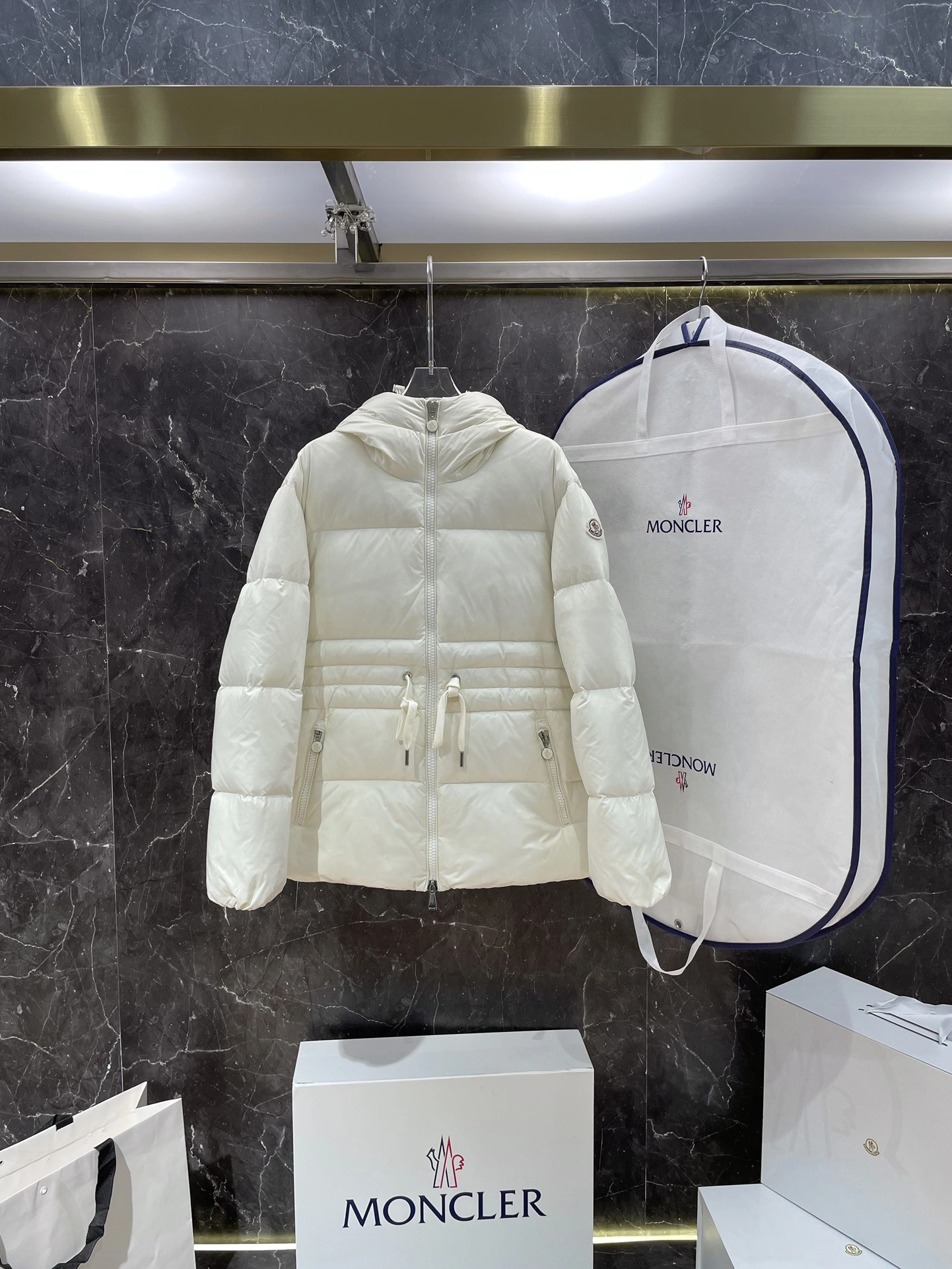 Moncler Down Jackets Modern 145963