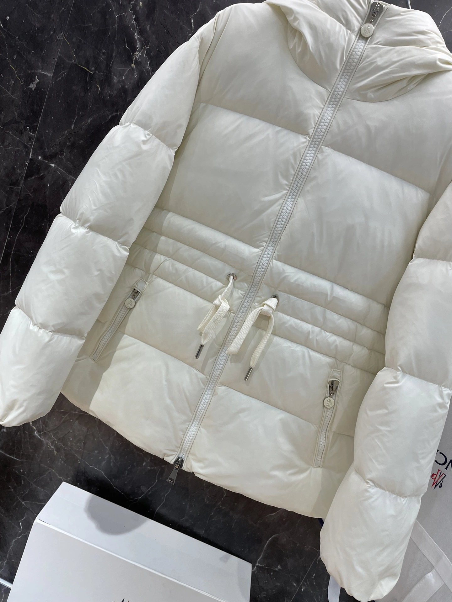 Moncler Down Jackets Modern 145963