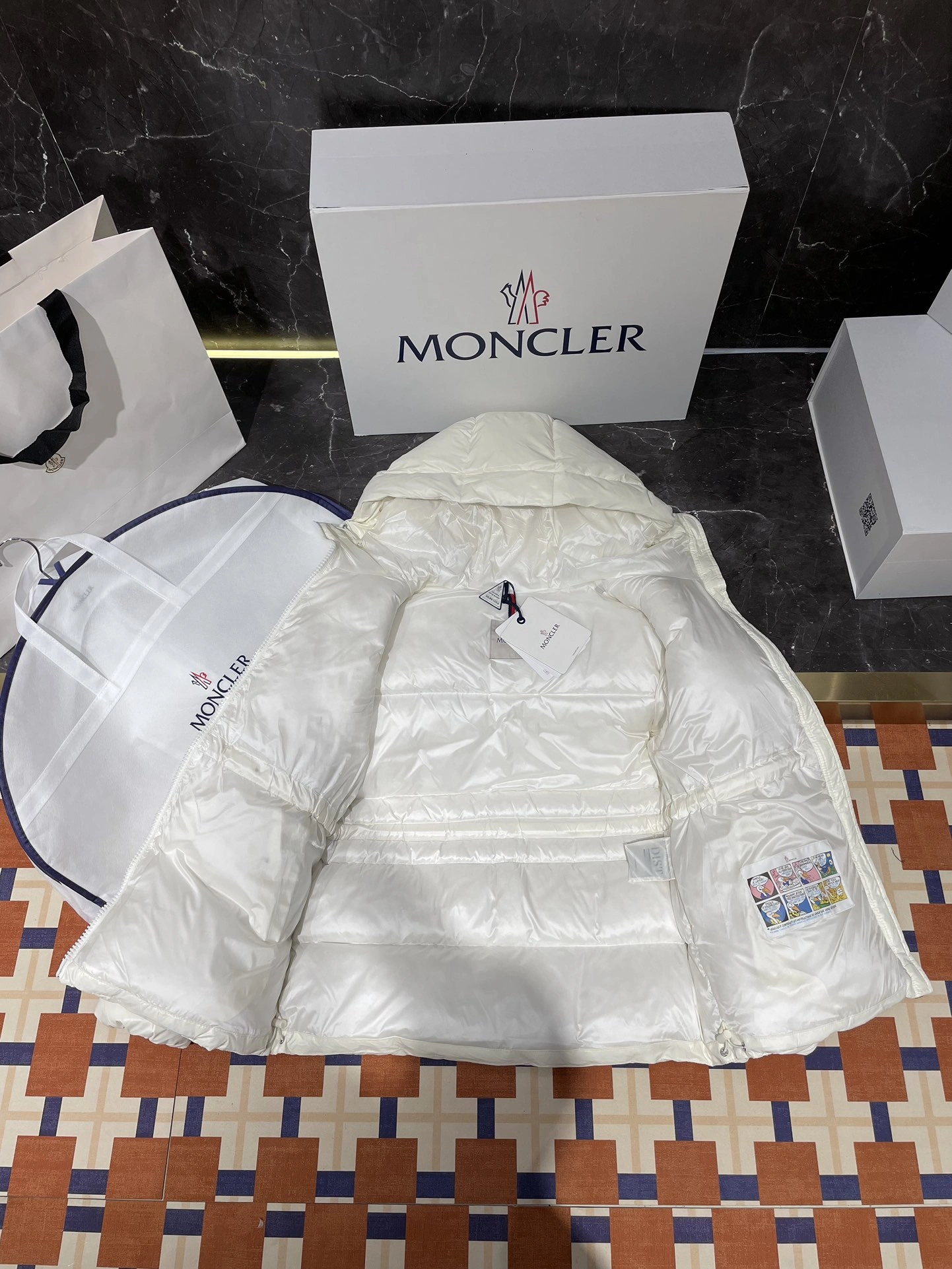 Moncler Down Jackets Modern 145963