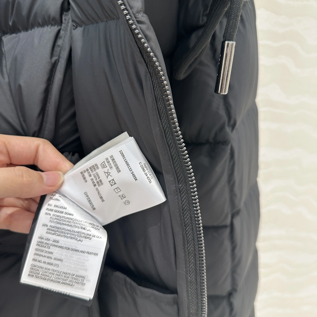 Moncler Down Jackets Attractive 145965
