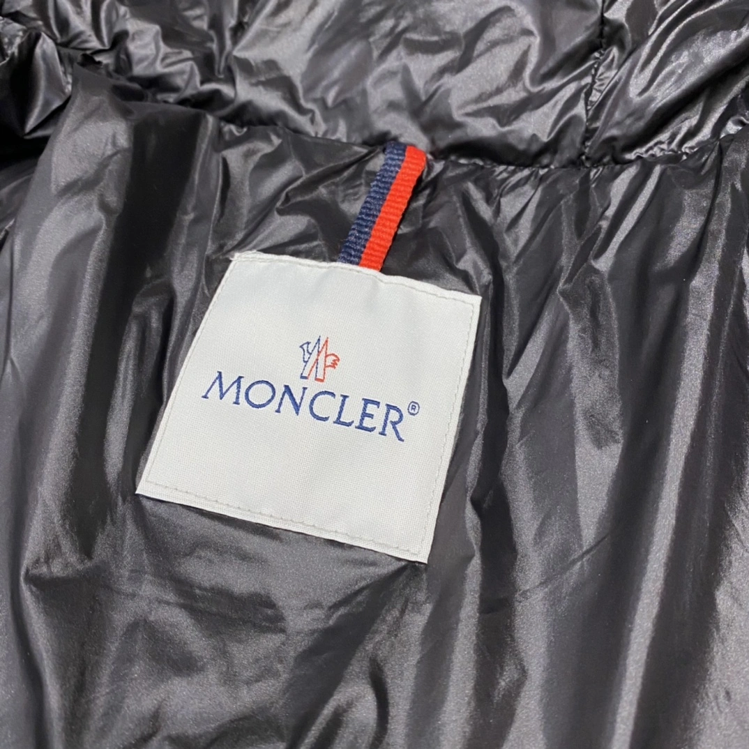 Moncler Down Jackets Resilient 145950