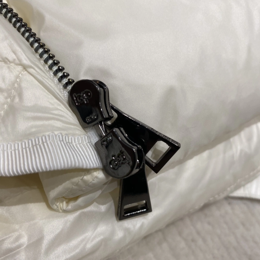 EasyMatch Moncler Down Jackets 145951