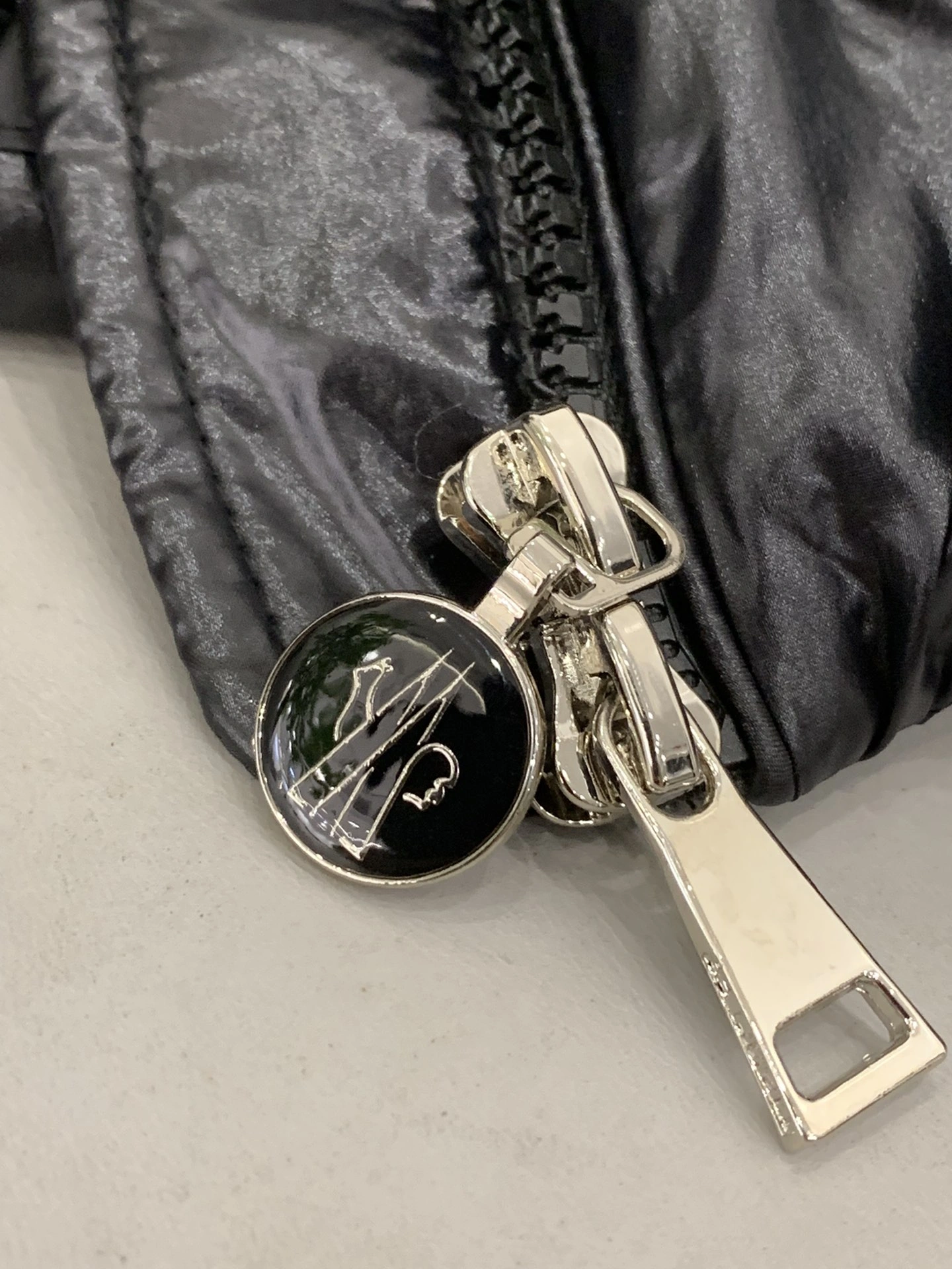 Moncler Down Jackets Breathable 145936