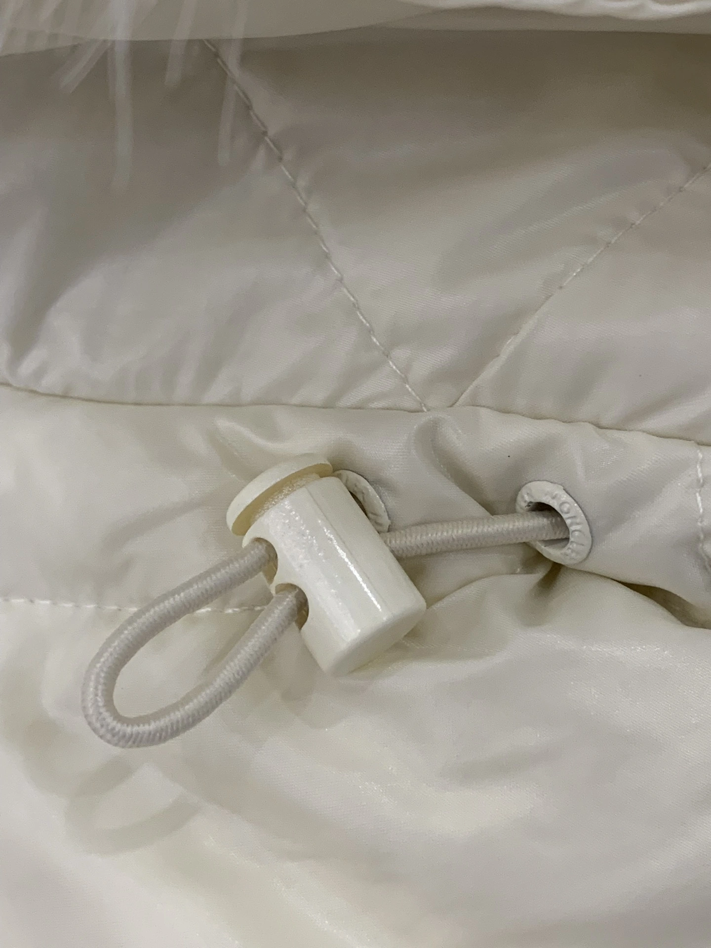 ZipUp Moncler Down Jackets 145957