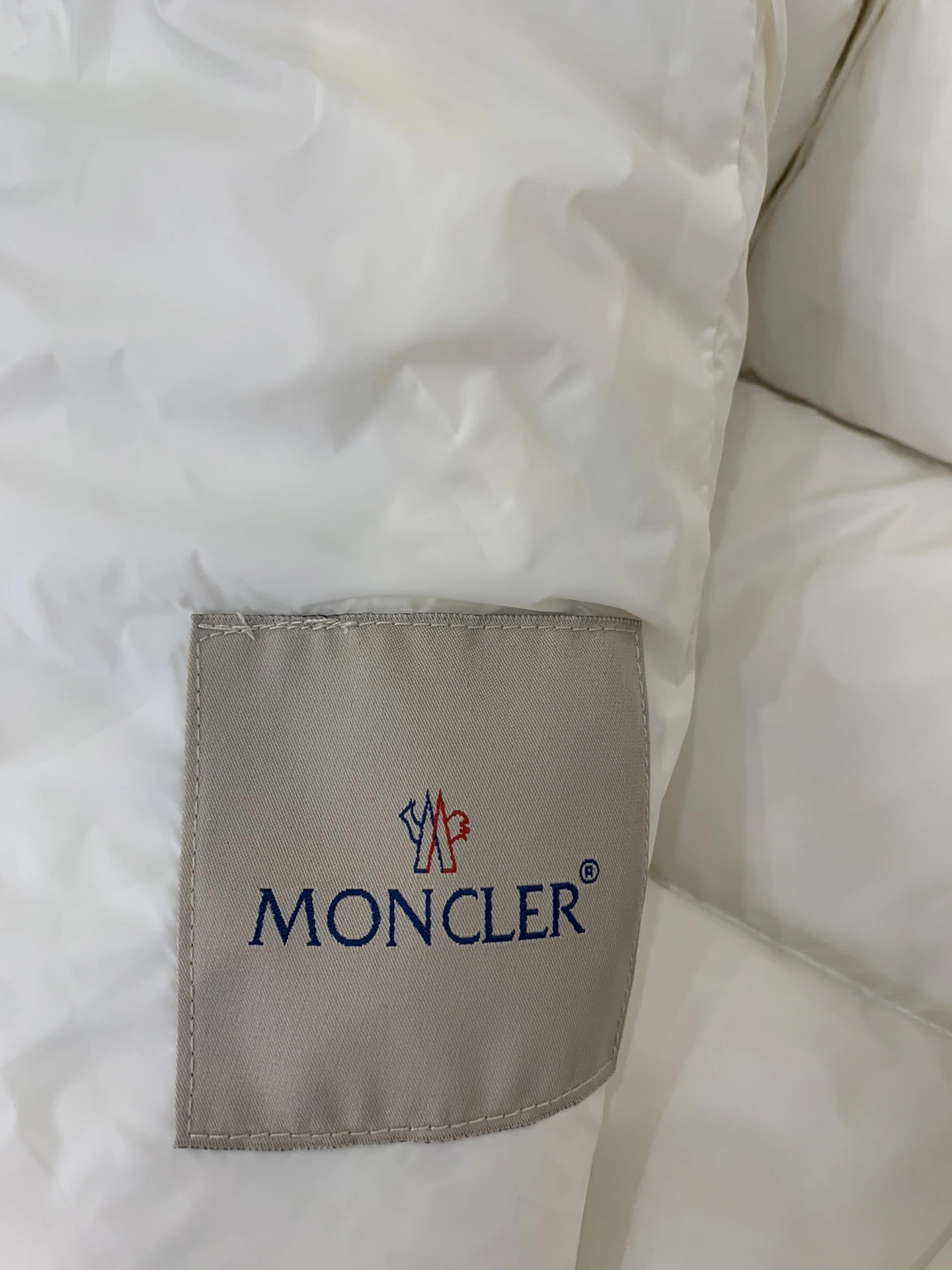 ZipUp Moncler Down Jackets 145957