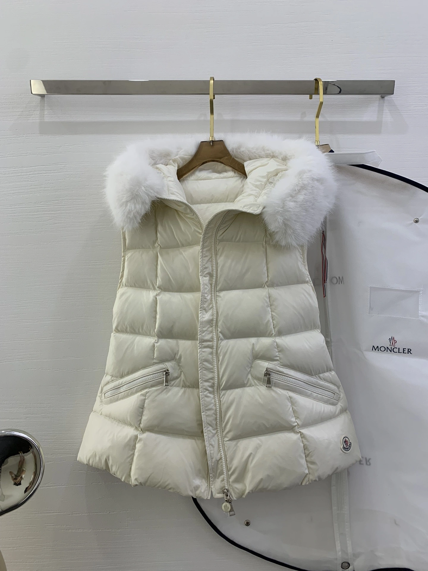 Effortless Moncler Down Jackets 145945