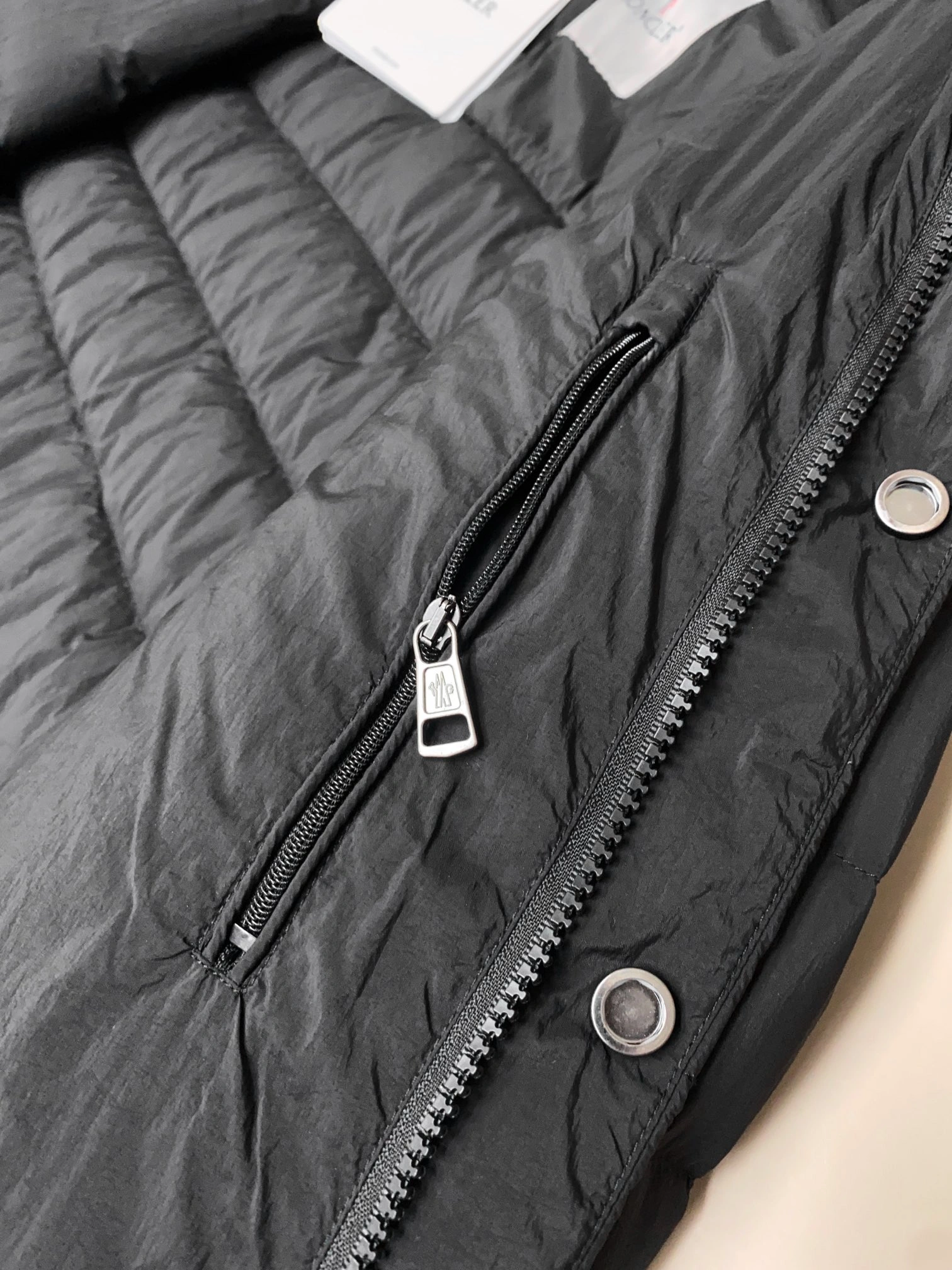 Durable Moncler Down Jackets 145946