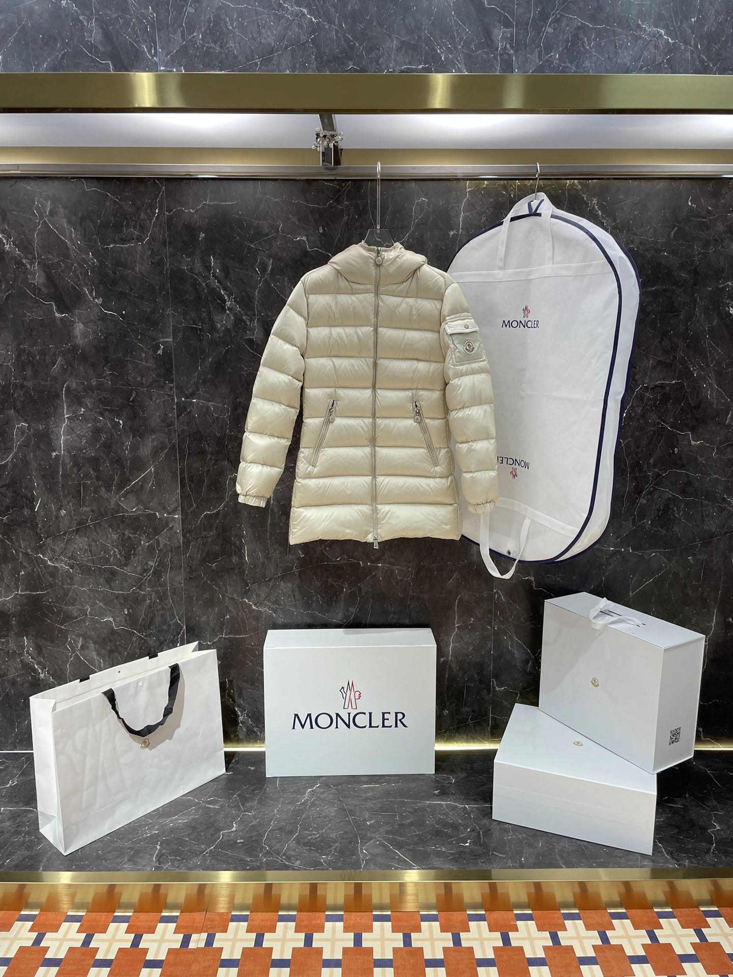TechFriendly Moncler Down Jackets 145948